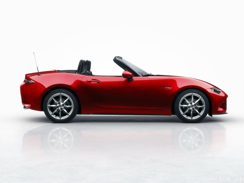 原先既有的MX-5軟蓬車型銷售狀況良好,也讓今年的配額銷售一空,目前也已展開17年式接單,售價132萬元,同樣預定在2017年第一季起交付。