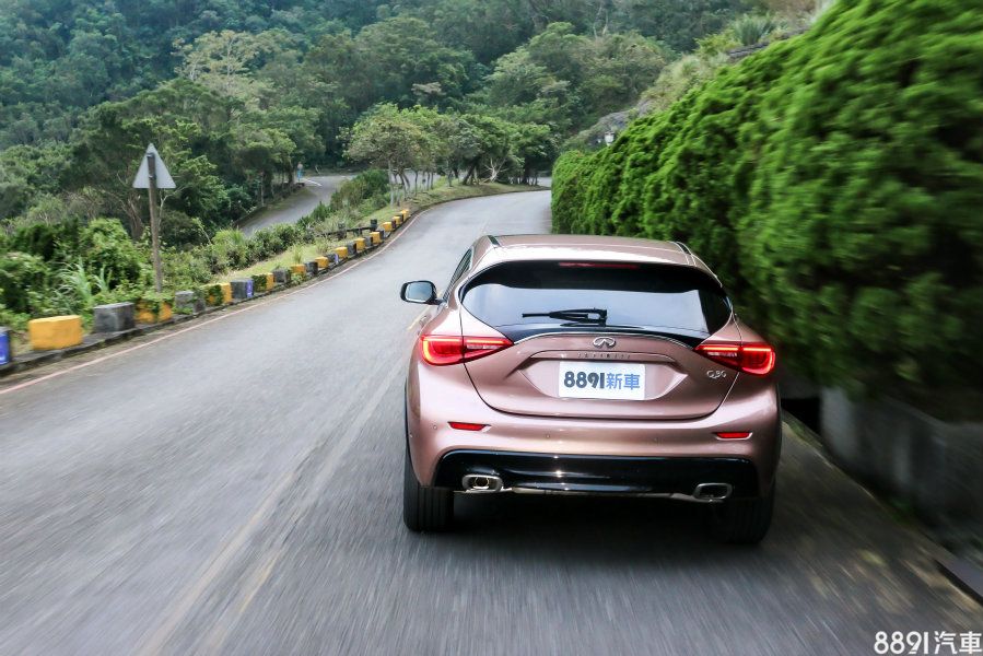 從定價策略、配備水準，到年輕化的造型與定位，Q30鎖定的客群更多、更廣，對外的小競爭力不差，對內則勢必得扛起銷售重任，根據台灣總代理表示，Q30車系至八月的累積訂單已達到600輛，七、八月合併掛牌數則有210輛，前景相當樂觀，算是為品牌注入新世代活力。