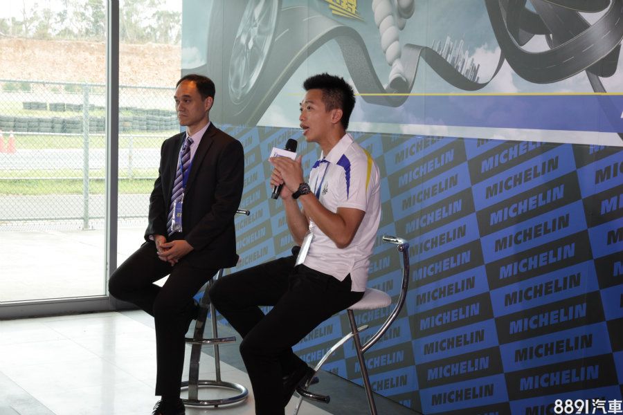 在發表會後的提問時間中，首先是針對售價部份，目前台灣米其林內部仍在討論規劃中，預計在短時間內便會公佈正式售價，而關於國內引進販售的Pilot Sport 4，考量到輪胎的時效性，將以鄰近的生產據點為首要的引進產地，換個說法就是以東南亞為主。此外，19吋規格的Pilot Sport 4預計要到年底才能正式供應。