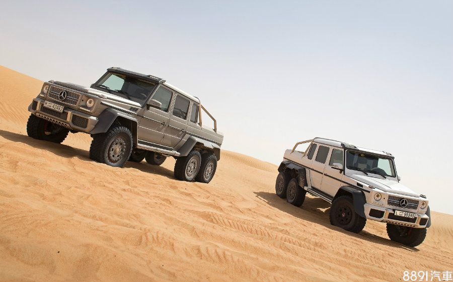 M.Benz AMG G63 6×6是基於澳洲軍方向其訂購的軍用特殊車款打造而來的量產版本，搭載5.5升V8雙渦輪增壓引擎，最大輸出為544hp/77.6kgm，搭配7速手自排變速箱，加上可將6個車輪鎖定在同速度的5組差速器配置，其性能和越野能力都不容小覷。