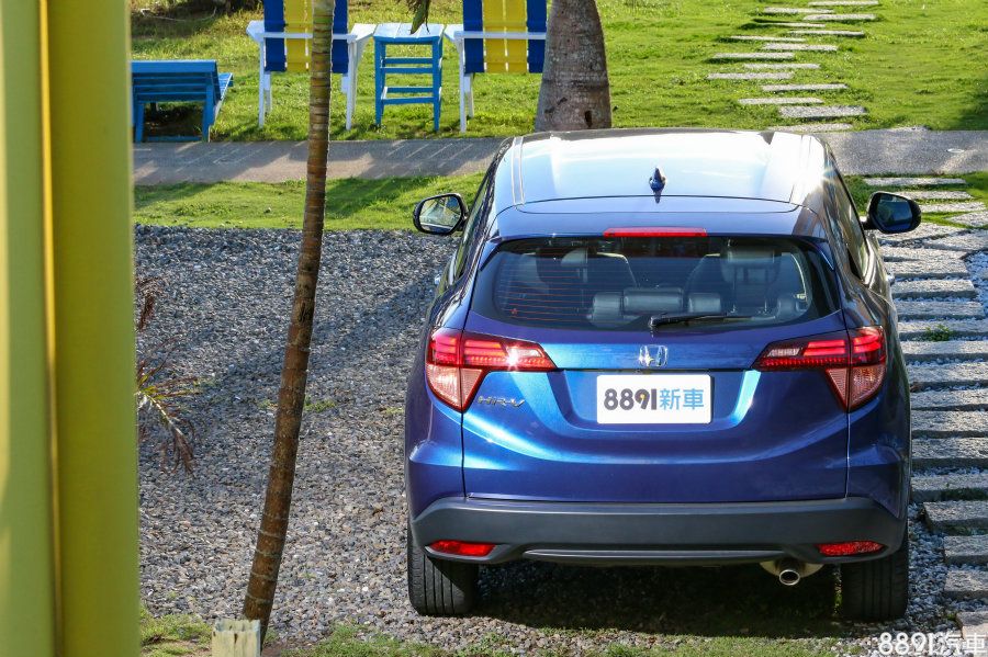 根據原廠人員的說法,HR-V的銷售主力將放在84.9萬元的S版本,確實也合理,除了LED頭燈以及觸控螢幕,相信6具氣囊才是吸引消費者攻頂的真正誘因。