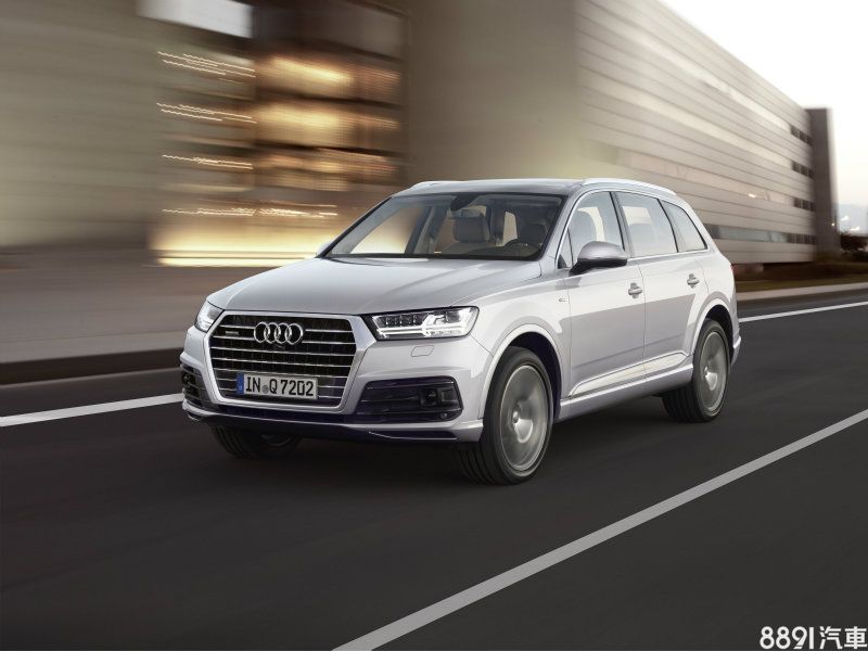 今年6月份起台灣奧迪則是進一步針對Audi Q7 / A4全車系,全面導入涵蓋 「ACC主動式巡航控制系統」在內的「Assistance package tour公路行車輔助系統」供選配