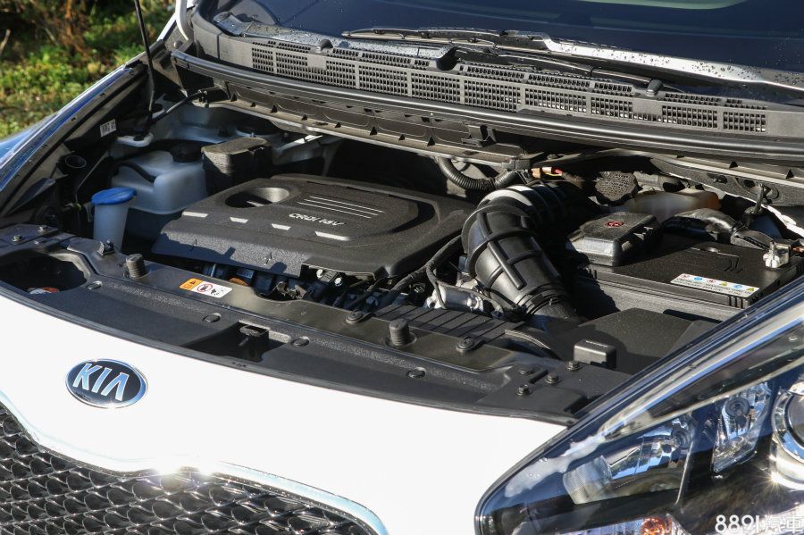 這具1.7升柴油引擎動力為141.4hp/34.7kgm，帳面數據不賴，寧靜度也有一定表現，是個成熟的動力心臟。