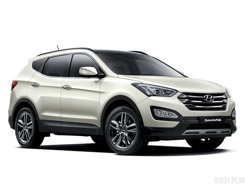 Hyundai Santa Fe領袖型也同樣提供國產少見的7人座配置,但149.9萬元的價格也較Outlander 旗艦型七人座高出不少。