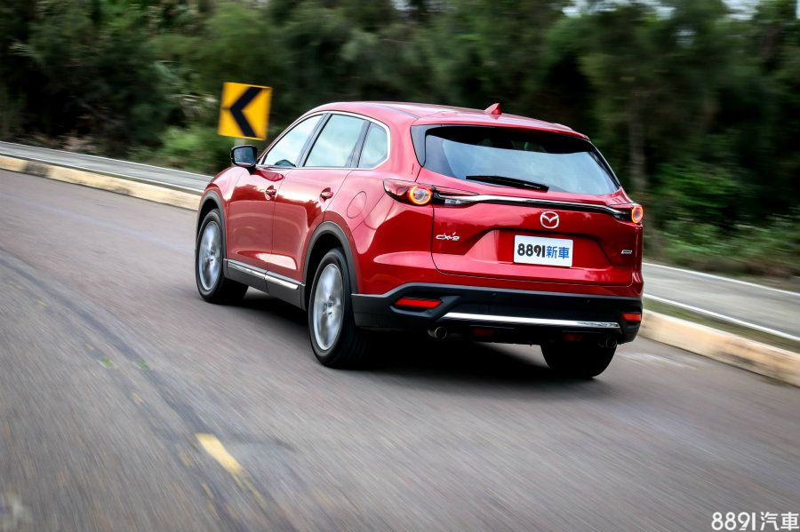 美國Mazda明確標示使用不同辛烷值汽油會有兩種馬力表現，而台灣則統一公布為較低的230hp，其中20hp差異或許就是因地區而有不同的調校設定，不過42.8kgm扭力倒是不變。