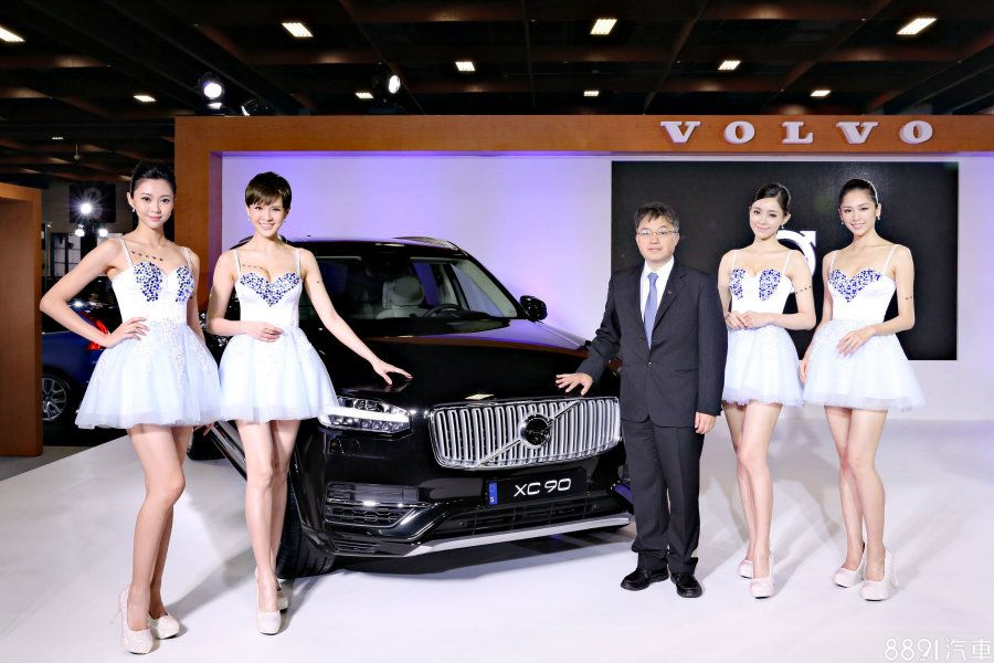 XC90 T8 Excellence正式售價470萬元，為目前最高價的Volvo車型，不過市面上的此類四座LSUV選擇並不多，諸如Range Rover以及Bentley Bentayga雖然都可選配四座配置，但代價得比470萬元多上不少。