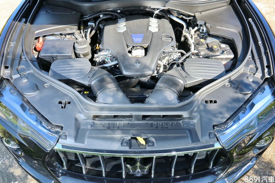 Levante S搭載3.0升V6雙渦輪引擎,最大輸出為430hp/5750rpm、59.1kgm/4500~5000rpm,為高輸出版本。