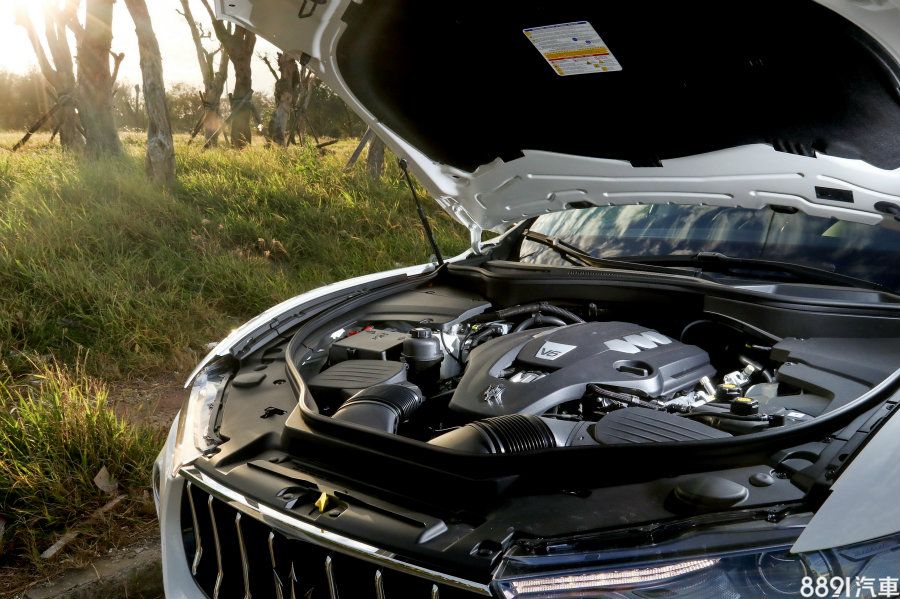 新加入的兩款Levante車型採用相同的動力架構,但輸出則調整至350hp/5750rpm、51.0kgm/4500~5000rpm。