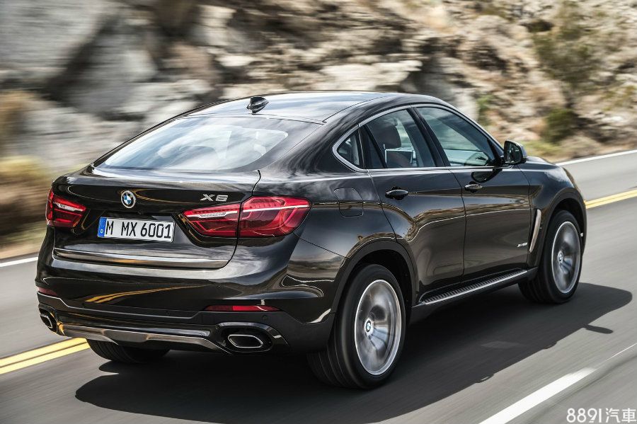 X6是將SUV溶入跑車身形的開創者,初代問世時確實造成車壇一片震撼,但到了二代X6問世之後,所謂的SUV Coupe才逐漸熱絡,像是自家新增X4,而賓士也快速擴展出GLE Coupe與GLC Coupe產品。