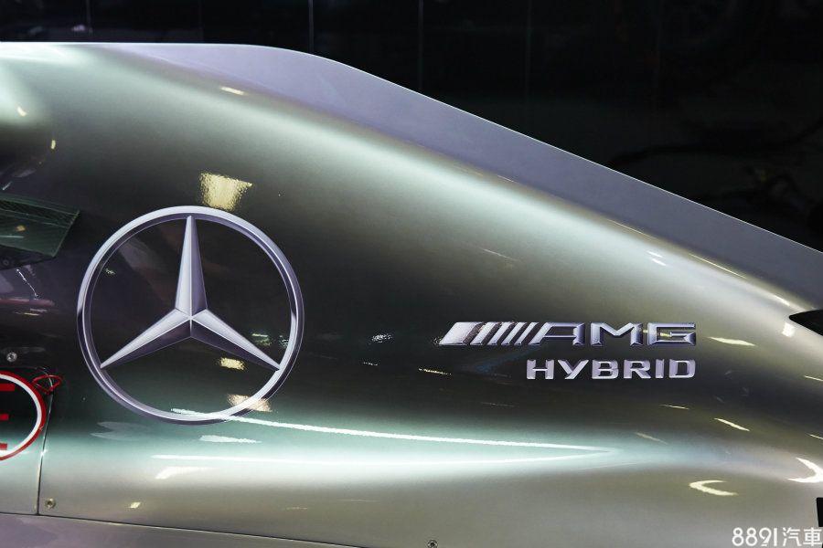AMG Project One確定將採用來自F1的Hybrid動力系統，同時馬力也確定將達千匹關卡，讓AMG Project One絕對足以成為Hyper Car終極超跑！