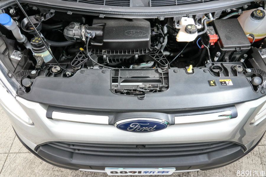 新引擎同樣依等級區分兩種動力輸出,分別為130hp/39.3kgm與170hp/41.3kgm,此回試駕的是低階版本,但扭力已與舊款2.2TDCi高階版達成平手。