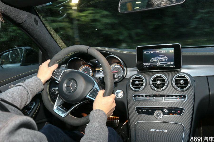 C63 AMG駕駛感覺不錯