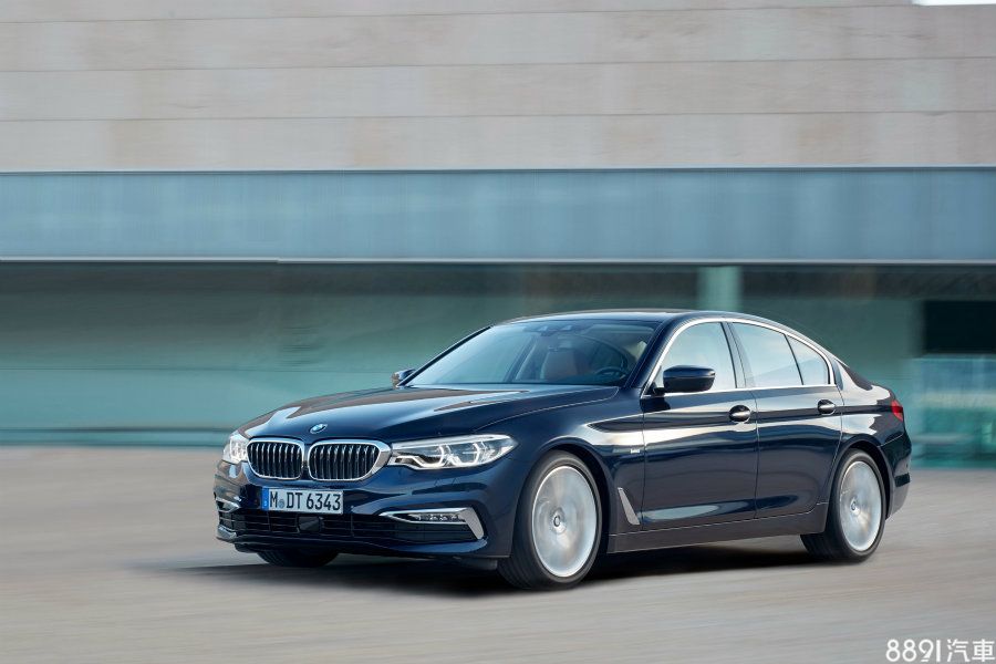 國內的大改款BMW 5 Series將在2月底亮相，就已知的訊息，不論價格或配備都有不錯的競爭力，而S90主要優勢在於主動科技標配項目更為齊全。（點選圖片可連結至相關新聞）