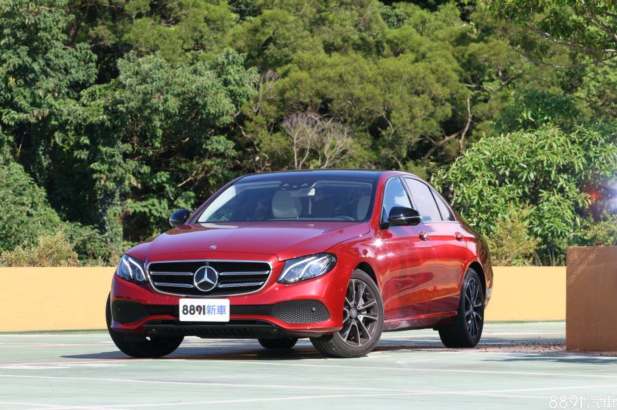 新5系列上市,賓士E-Class絕對首當其衝,目前提供E220d、E200、E250以及AMG E43四種動力,共六款常態販售車型。