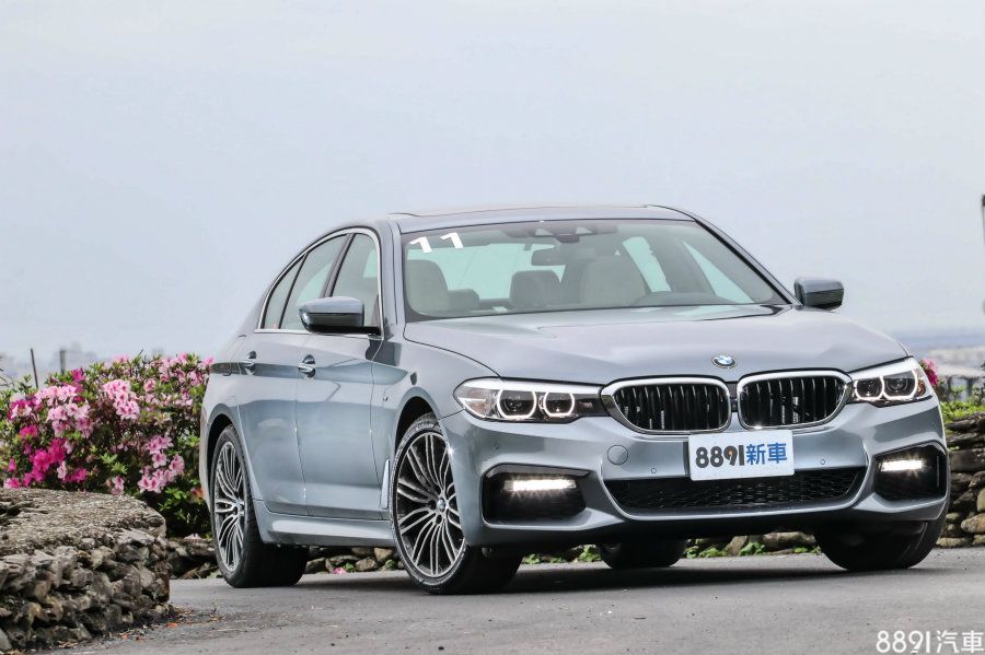 新一代5系列先行推出520d、530i與540i三種動力車型，市場主力自是以前兩款為大宗，平均值分別為13.1km/L、16.0km/L。