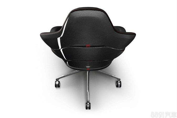 當車廠的品牌價值達到一定程度,周邊商品不但能將理念融入消費者的生活,提升品牌能見度,有時候也是一筆收入來源。