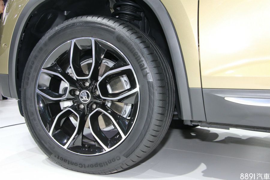 最高階車型採用235/50R19圈胎配置,19吋尺碼與Kodiaq車身尺碼頗為契合,但其他版本就分別配置17、18吋。