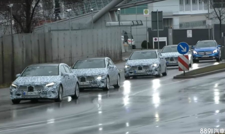 （圖為日前於德國被拍到的A-Class偽裝測試車隊）