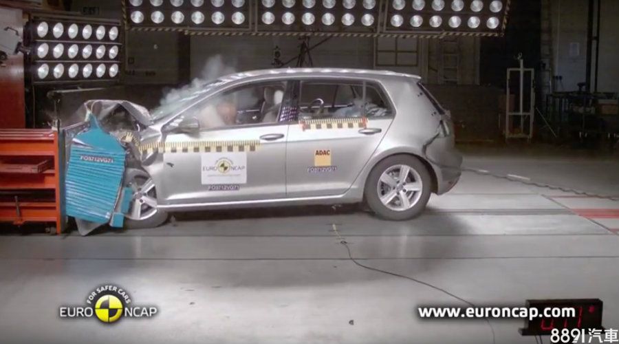 而另一評測機構美國高速公路保險協會（IIHS），也相同予以5個Good的評價，不過在於頭燈照明（以鹵素燈源為測試）部分，僅測得「Poor」不足的成績，主因在於四次的測驗當中，遠近光燈可視性表現不佳。