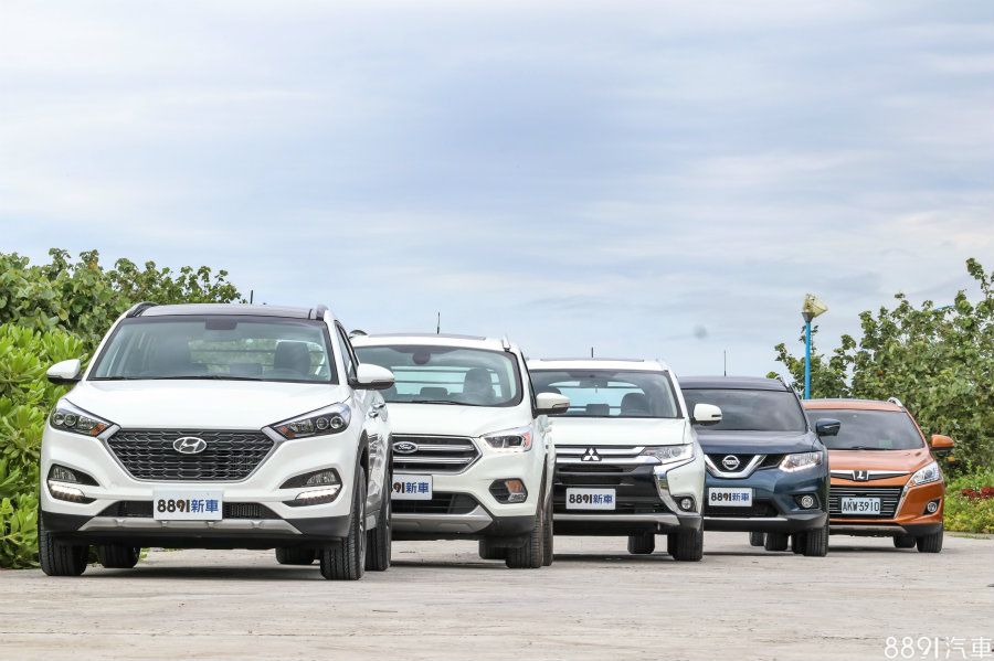 上回我們進行了國產百萬SUV集評,然而在中型SUV、百萬價格帶裡,國產車型持續受到進口同級的攻勢,除了進口價格愈來愈有競爭力之外(其實RAV4售價根本是破壞性),配備水準普遍也高(尤其安全項目),加上「過鹹水」的光環,讓國產SUV個個繃緊神經。