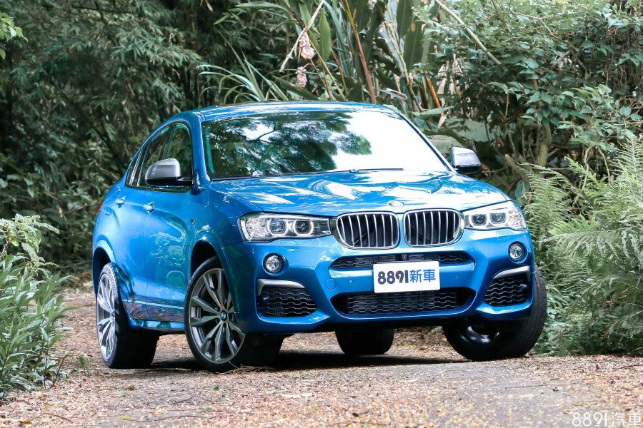 正好,我們去年才體驗過BMW X4 M40i,和這次試駕的GLC43 Coupe是命中註定的對手,在動態方面文章也將提到兩者之間的差異。