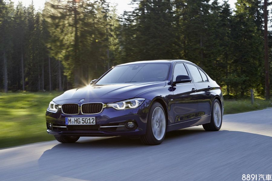 3系列房車推出限量100台318i、320i，本月交車可獲贈1年乙式全險、2年延長保固、3年基本保養套裝 （總價值約20萬元）。