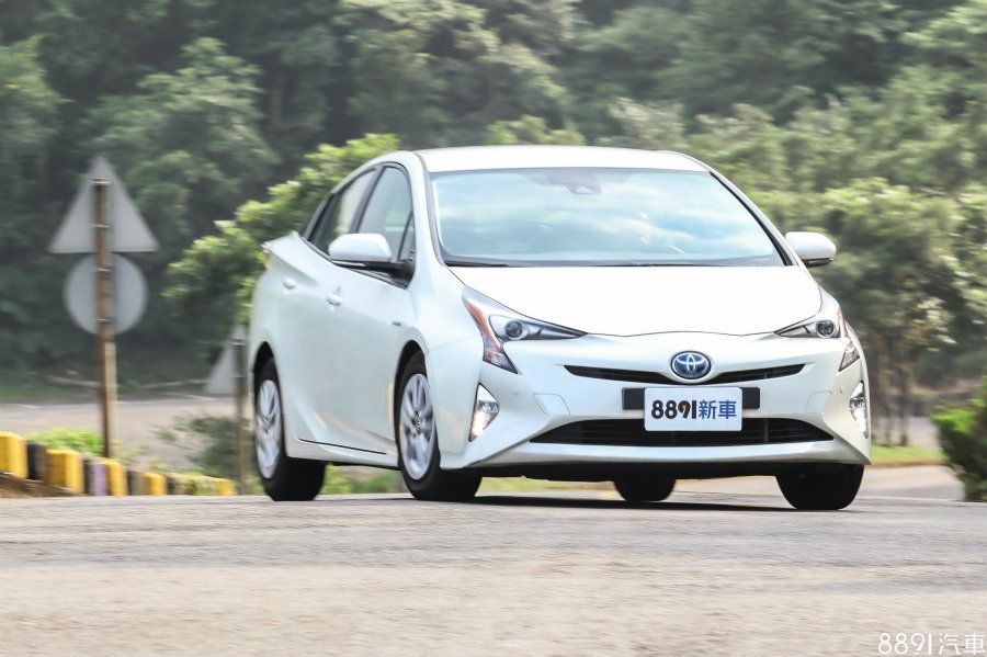 TNGA模組底盤是Prius結構精隨之一,雖然整體設定不走運動風,但整體行路質感、舒適性有不錯的呈現。