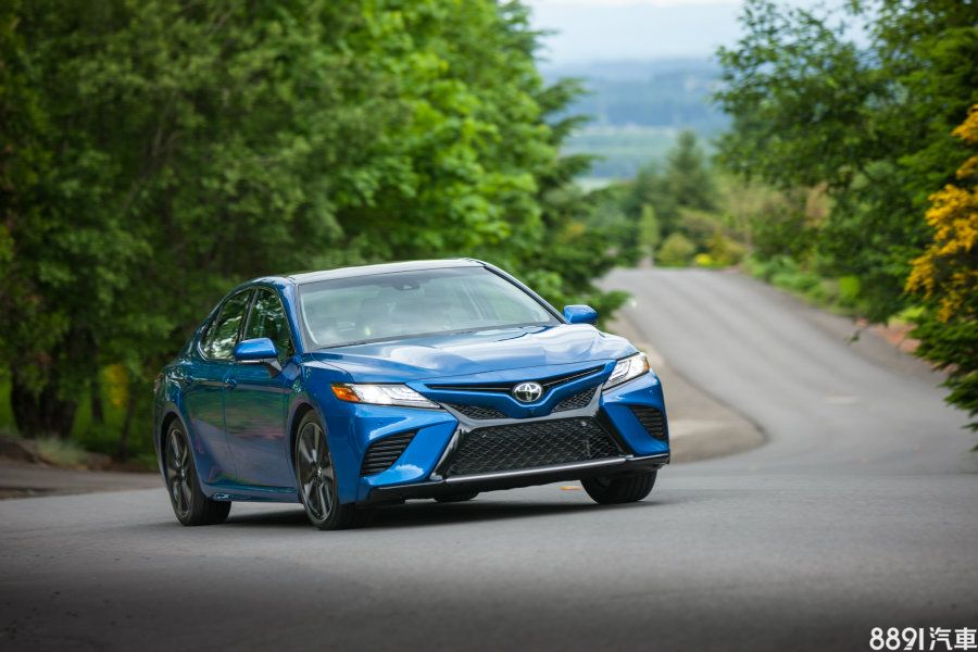 Toyota 全新第八代Camry打造更為年輕化的外型。