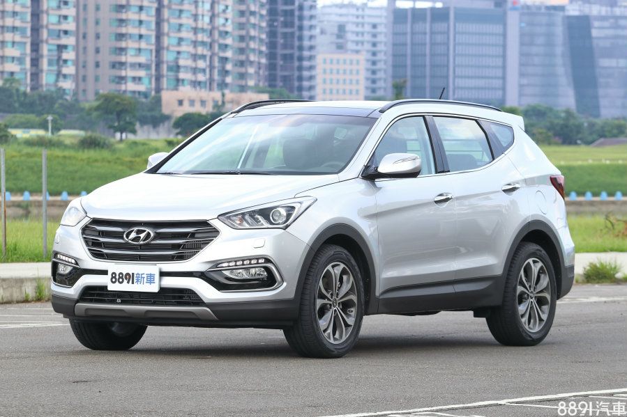 剛發表的小改款Hyundai Santa Fe油耗數據公佈,獨缺領袖款7人座車型。