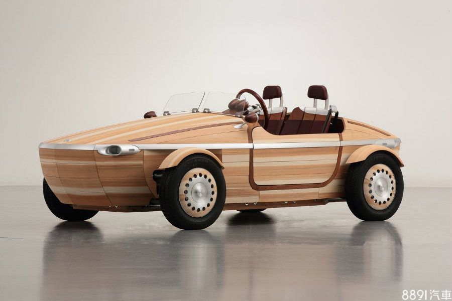 （圖為Toyota以木材製作的微型跑車Setsuna Concept）