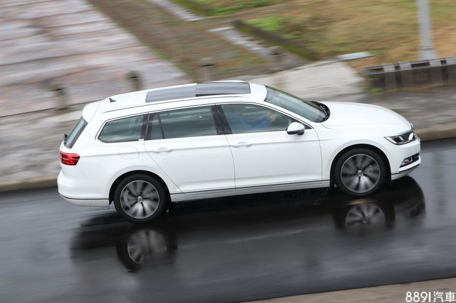 （圖為17年式400 TDI，僅供外型參考）