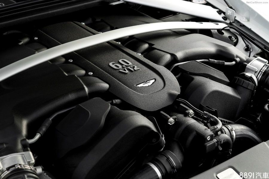  V12 Vantage V600搭載與V12 Vantage S相同的6.0升V12自然進氣引擎，不過最大馬力進一步調升至600hp。