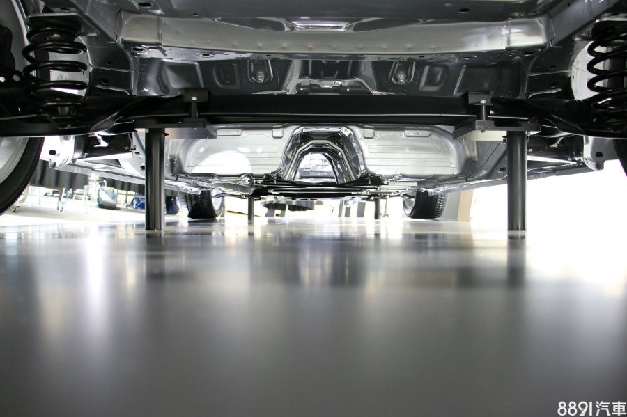 這張圖可以清楚看出後扭力樑結構,覺得下一代Mazda 3走回頭路嗎?從結構上來看確實很難否定,但日本原廠卻有極高的信心!
