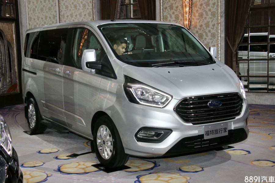 (此為短軸豪華版車型)