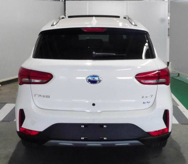（圖為網上流出的ix4 EV實車照）