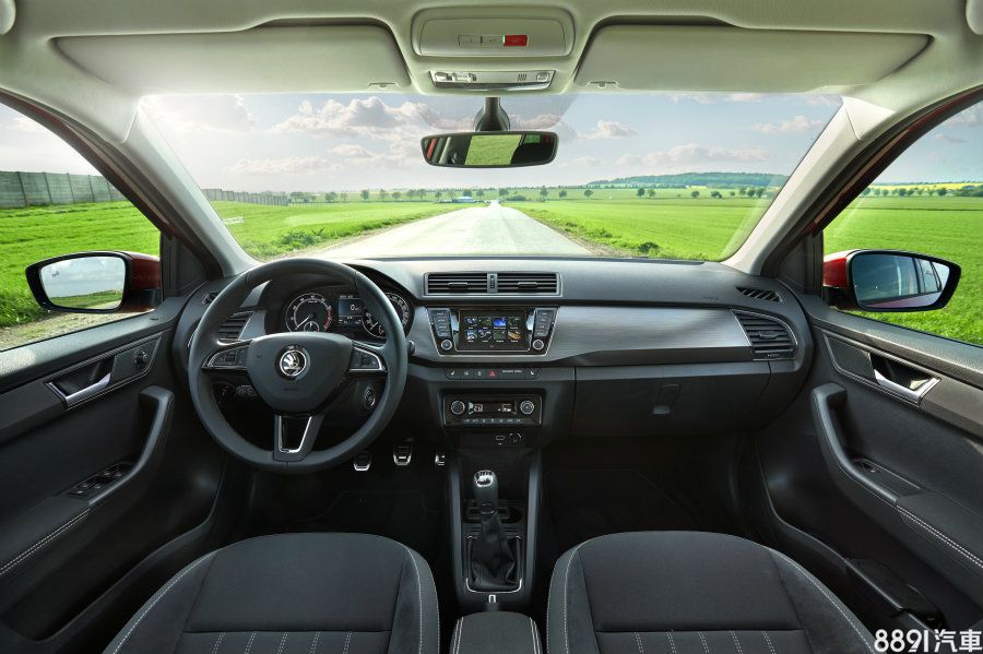 （圖非特仕版車型，僅供示意參考。）