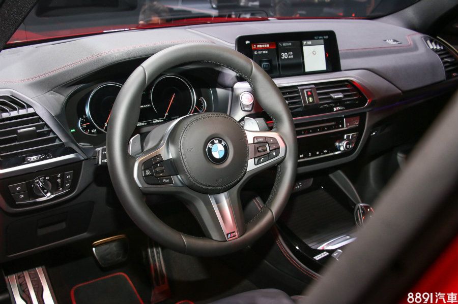 （此為M40i內裝圖。）