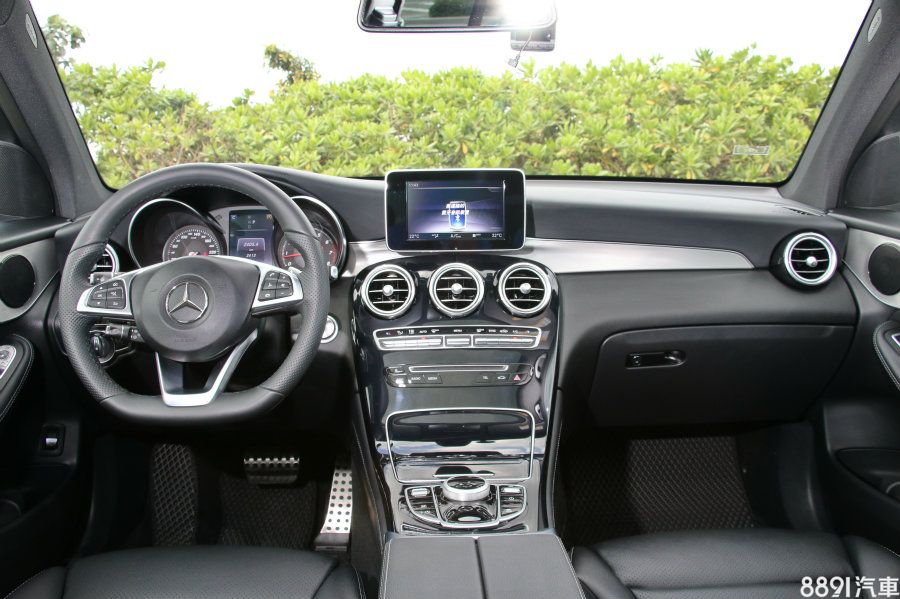 （此為GLC 250運動版示意圖。）