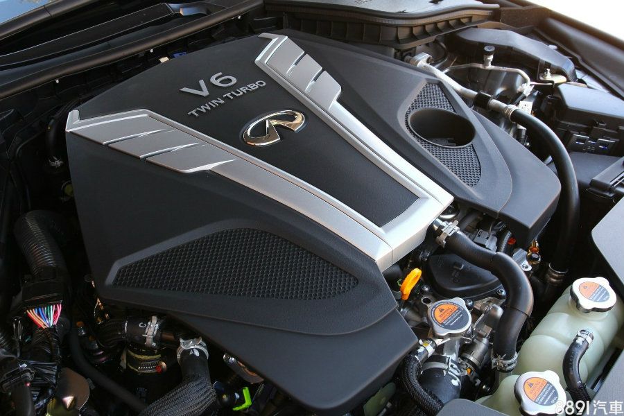 Q60 Project Black S Concept動力系統以3.0升V6雙渦輪增壓引擎為主，但加入源自F1賽車的ERS動能再生系統後，最大輸出達563hp。