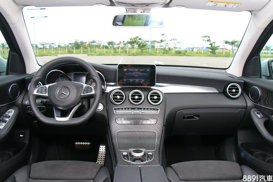 Mercedes-BenzGLC