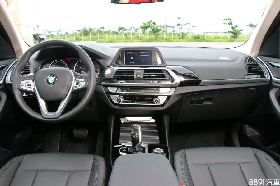 Mercedes-BenzGLC