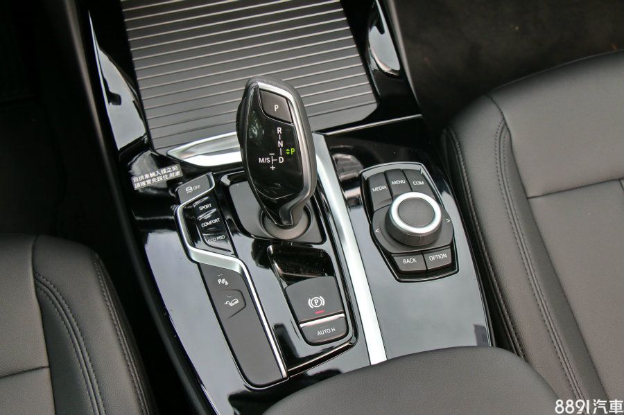 Mercedes-BenzGLC