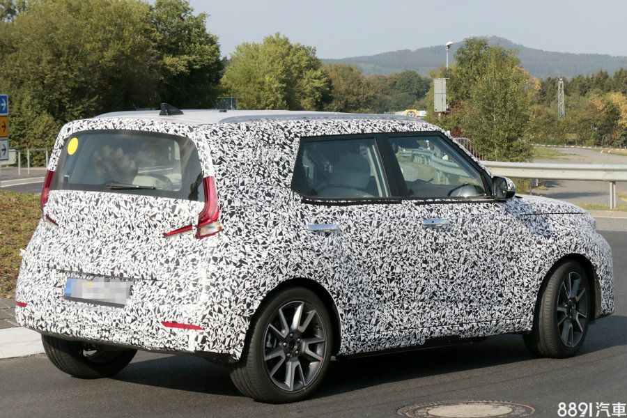 (圖為先前國外捕獲的大改款Soul偽裝測試車)