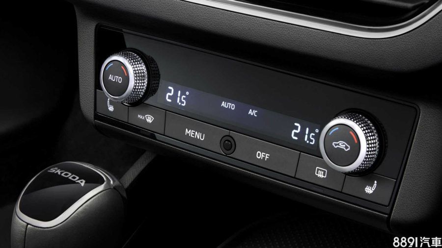 Scala也提供雙區恆溫空調。