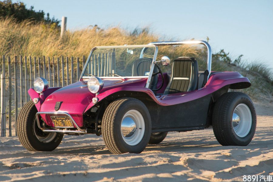 Meyer Manx以1964～1971年式Beetle為基礎，改良部分底盤結構而來，至於在車體部分則改為玻璃纖維設計，具備重量輕、可承載人員等優點，1960年代中期甫推出，就獲玩家好評。