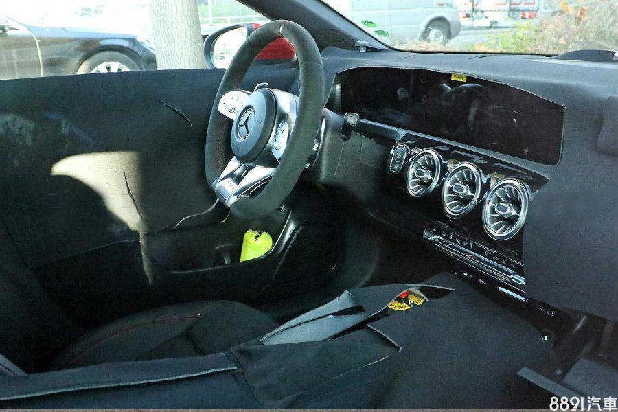 （圖為國外捕獲的新一代CLA偽裝測試車）