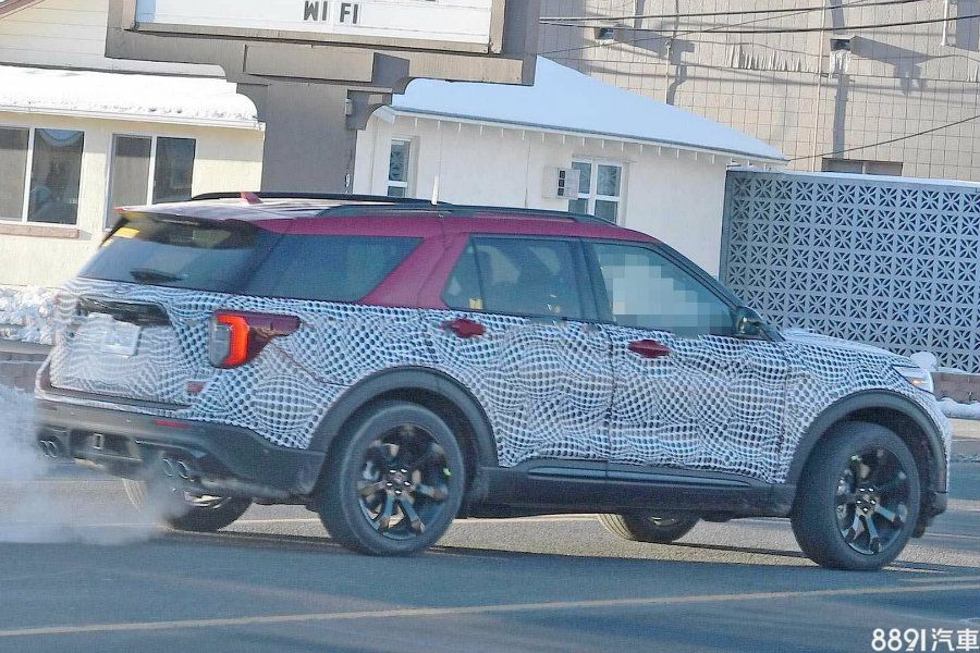 (圖為國外捕獲的新一代Explorer ST偽裝測試車)