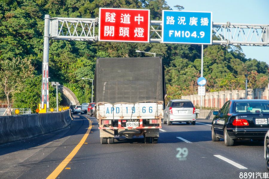 高速路段從馬賽出發,繞行國五3趟共約126km,蘇澳到壯圍路況都算可維持在法定速限,接近頭城出現車潮,進入雪隧僅能維持60km/h左右行駛。