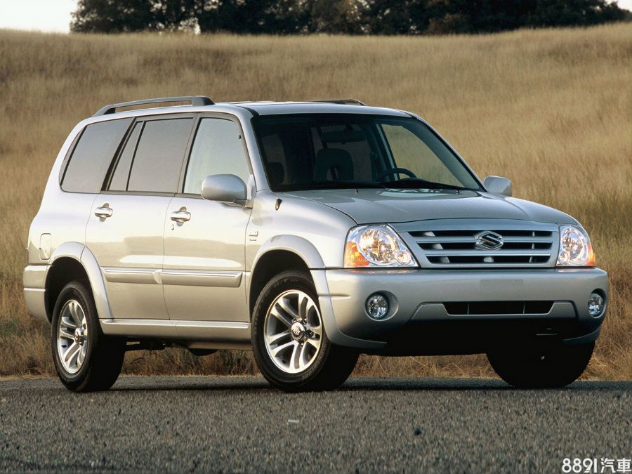 二代Vitara XL-7是以Vitara為基礎,軸距經拉長修改而來,其採非承載式底盤結構,當時依市場不同,提供2.5升/2.7升 V6汽油與2.0升柴油動力,並搭配四驅系統。