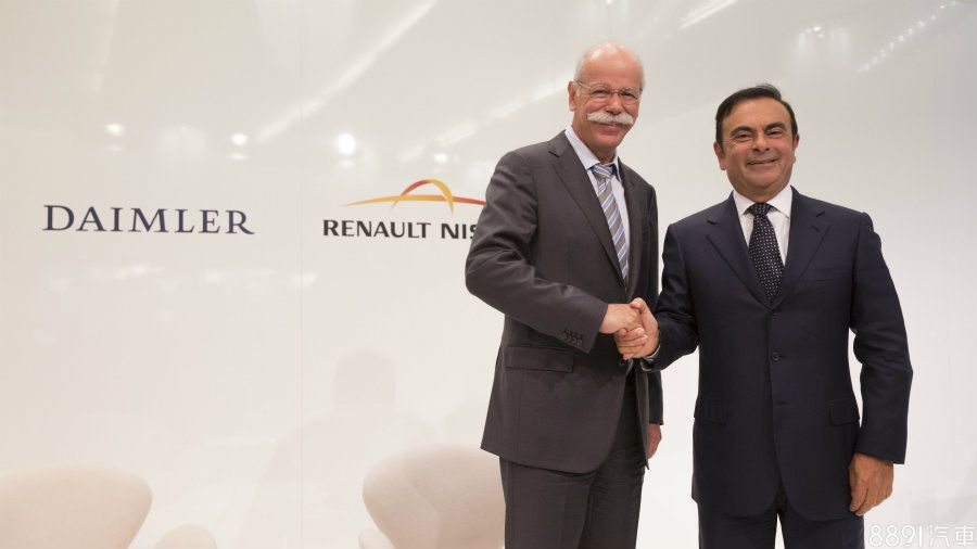 Daimler集團以及Reanult-Nissan在2010年結盟,前代A-Class和Q30得到不錯的結果,相信未來的Q30也會按照新A-Class架構的架構進行改款。